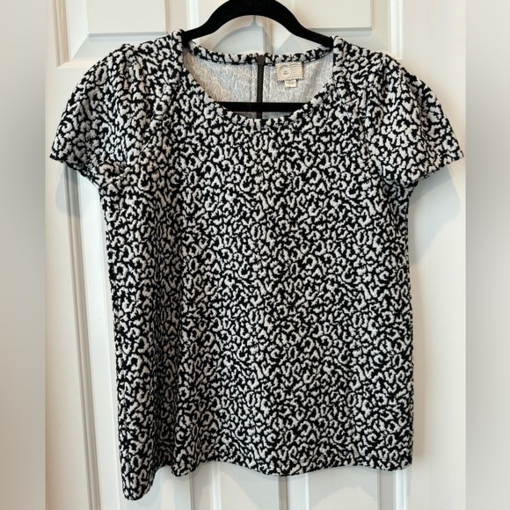 Anthropologie Postage Stamp Black White Leopard Cheetah Short Sleeve Zip Shirt